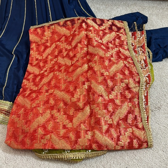 Pakistani zainab hassan floor length embroidered 3pcs outfit - Picture 8 of 11